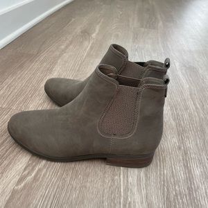 Brand new gray booties, xappeal size 8.5